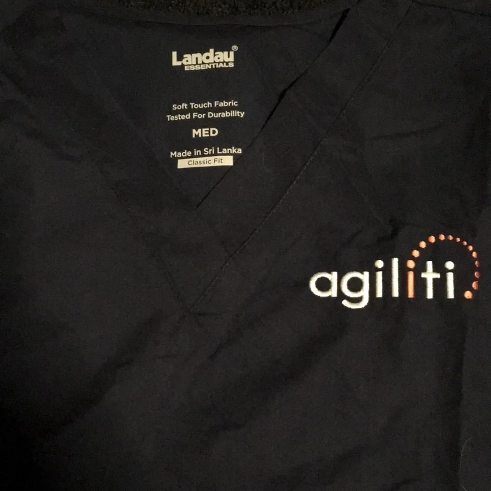 Scrub top - Picture 1 of 2